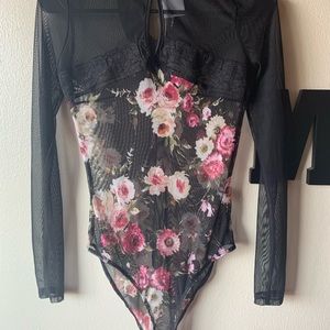 NWT Women’s Sheer Floral Printed Bodysuit Size S